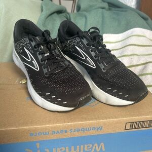 Brooks Glycerine 20 Men’s Black and White Running Shoes 10 B narrow